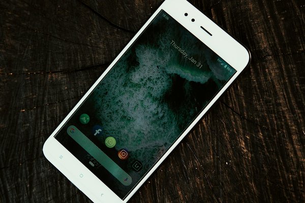 Quels sont les défis de la création de jeux vidéo basés sur des événements historiques récents?